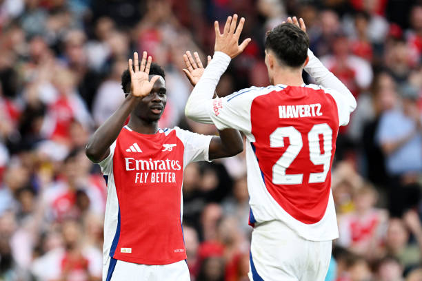 Bukayo Saka và Kai Havertz giúp Arsenal giành chiến thắng ở vòng 1 Ngoại hạng Anh.